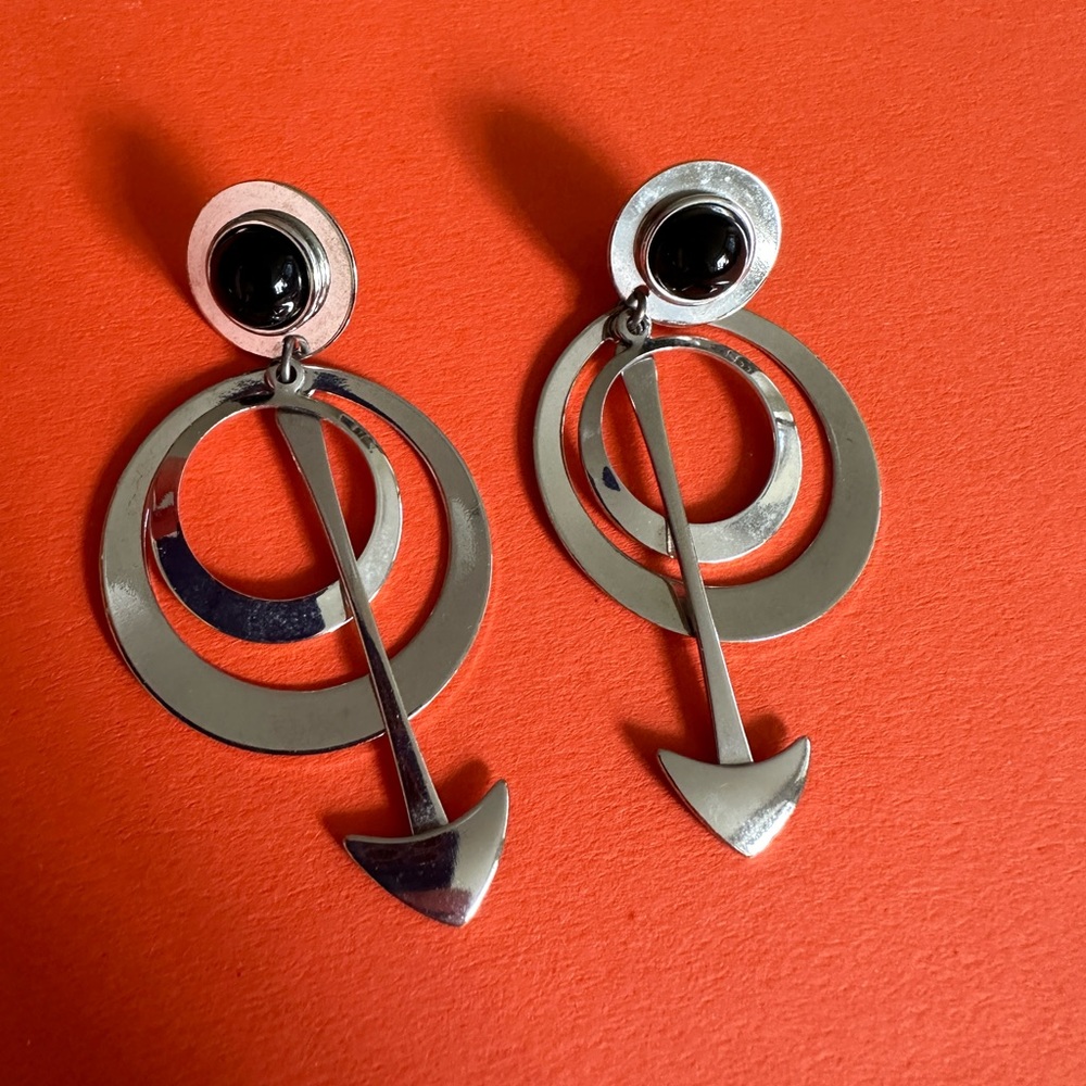 Circle and Arrow‎ Earrings